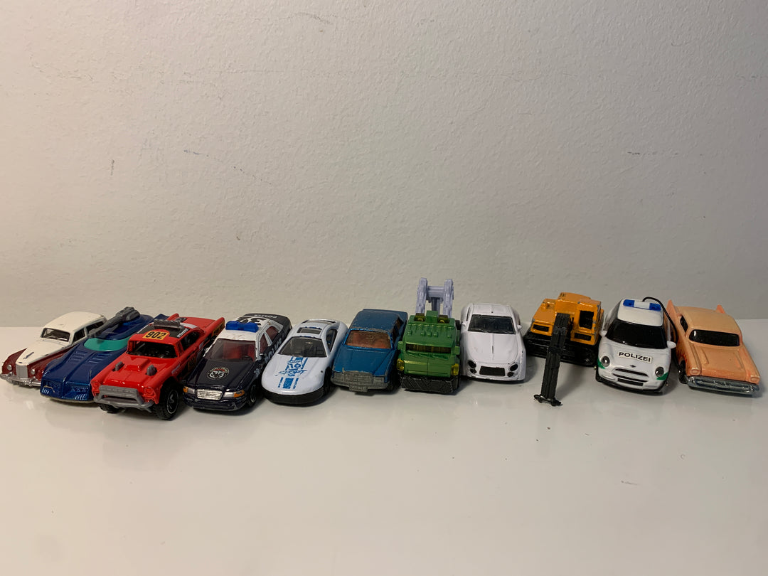 Diverse lekerbiler og anleggskjøretøy