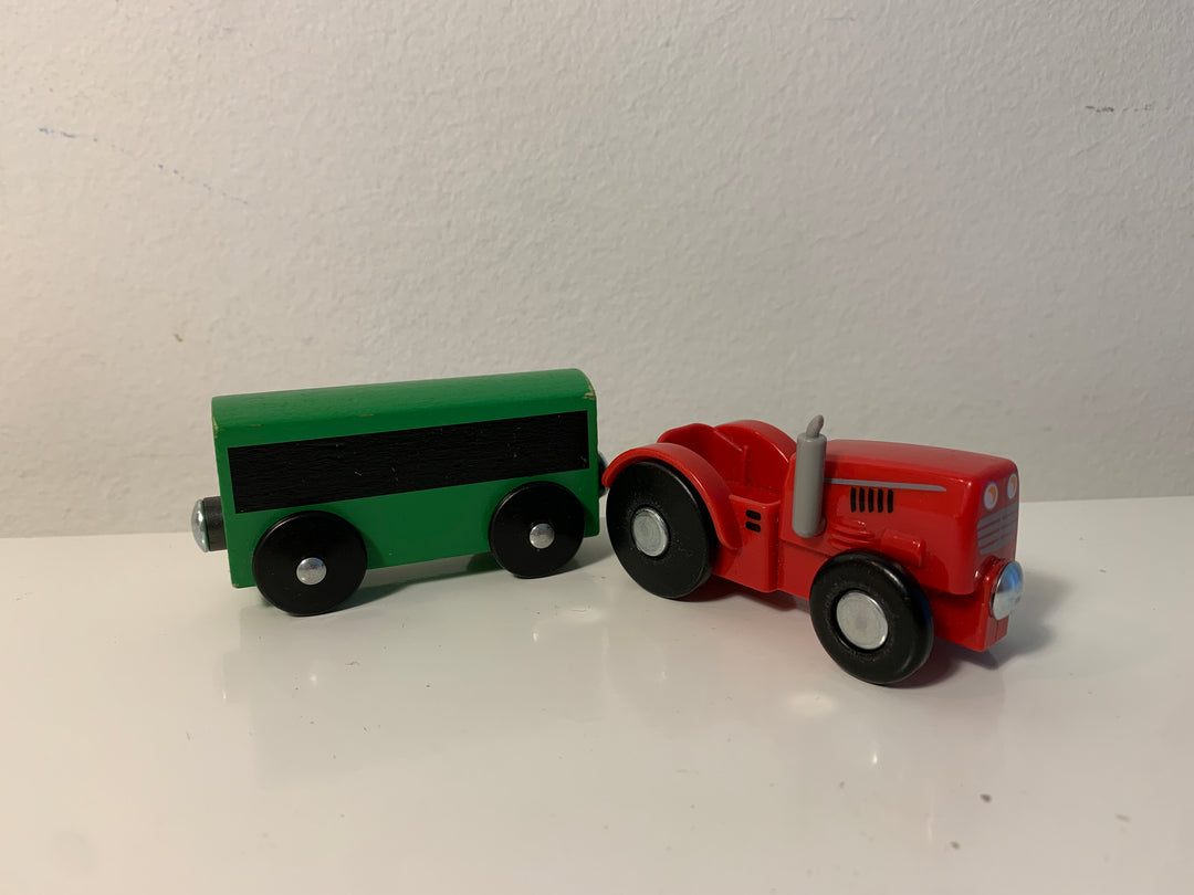 Brio traktor med tilhenger i tre