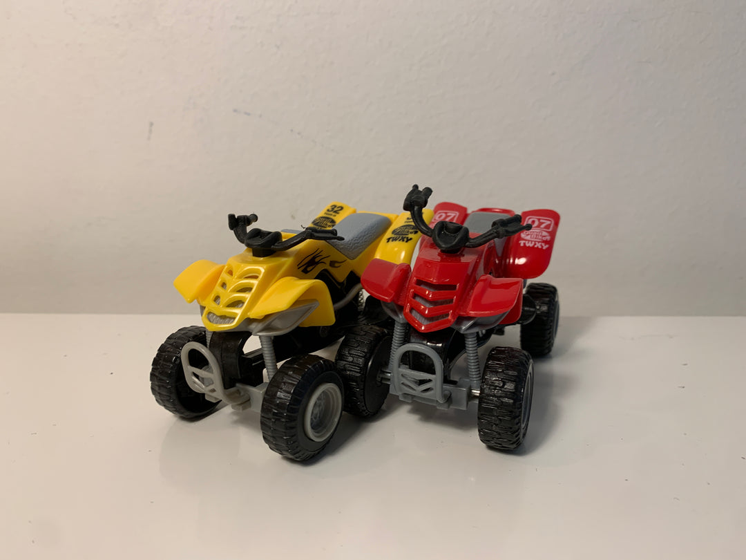 Sett med 2 leke-firlinger / ATV-er