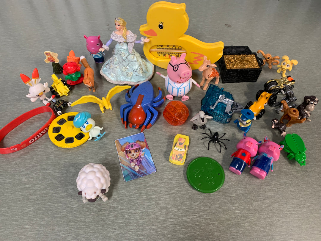 Stor samling småfigurer og leker – Peppa Gris, Pokémon, Paw Patrol m.m.