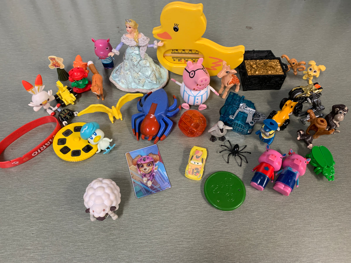 Stor samling småfigurer og leker – Peppa Gris, Pokémon, Paw Patrol m.m.