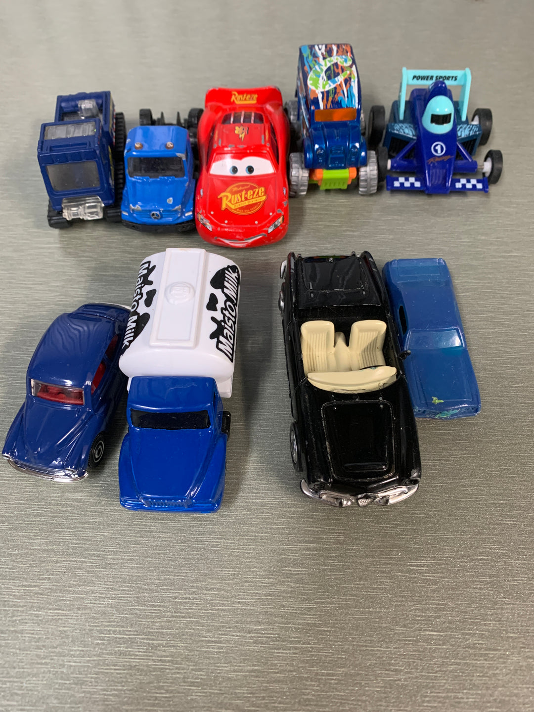 Samling lekebiler – Disney Cars, Mercedes-Benz m.m.