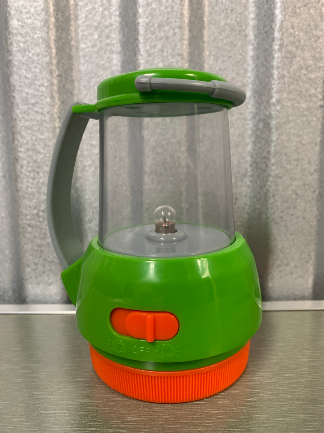 Batteridrevet campinglykt – grønn og oransje