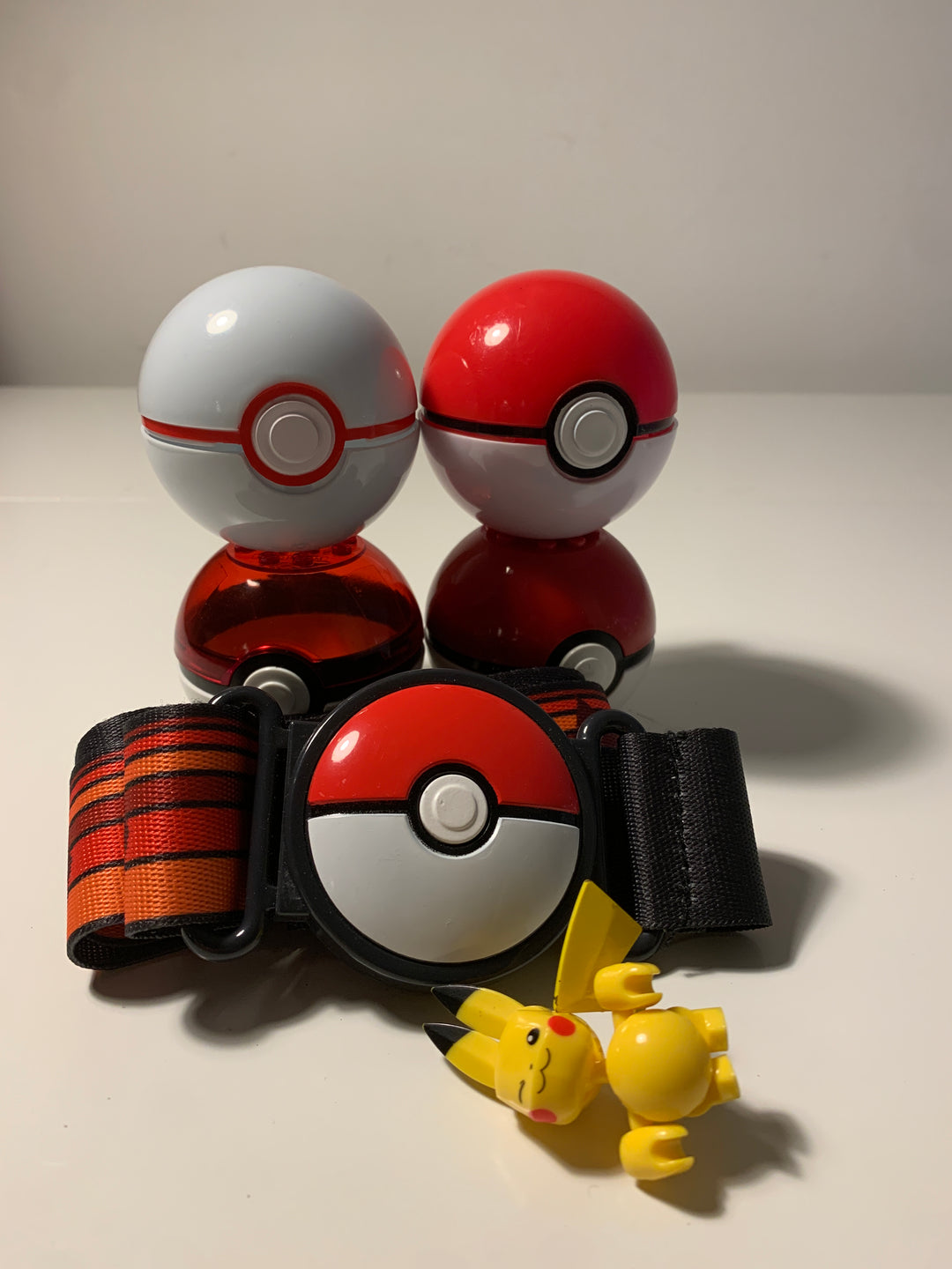 Pokémon Poké Balls, Clip 'N' Carry-belter og Pikachu-figur