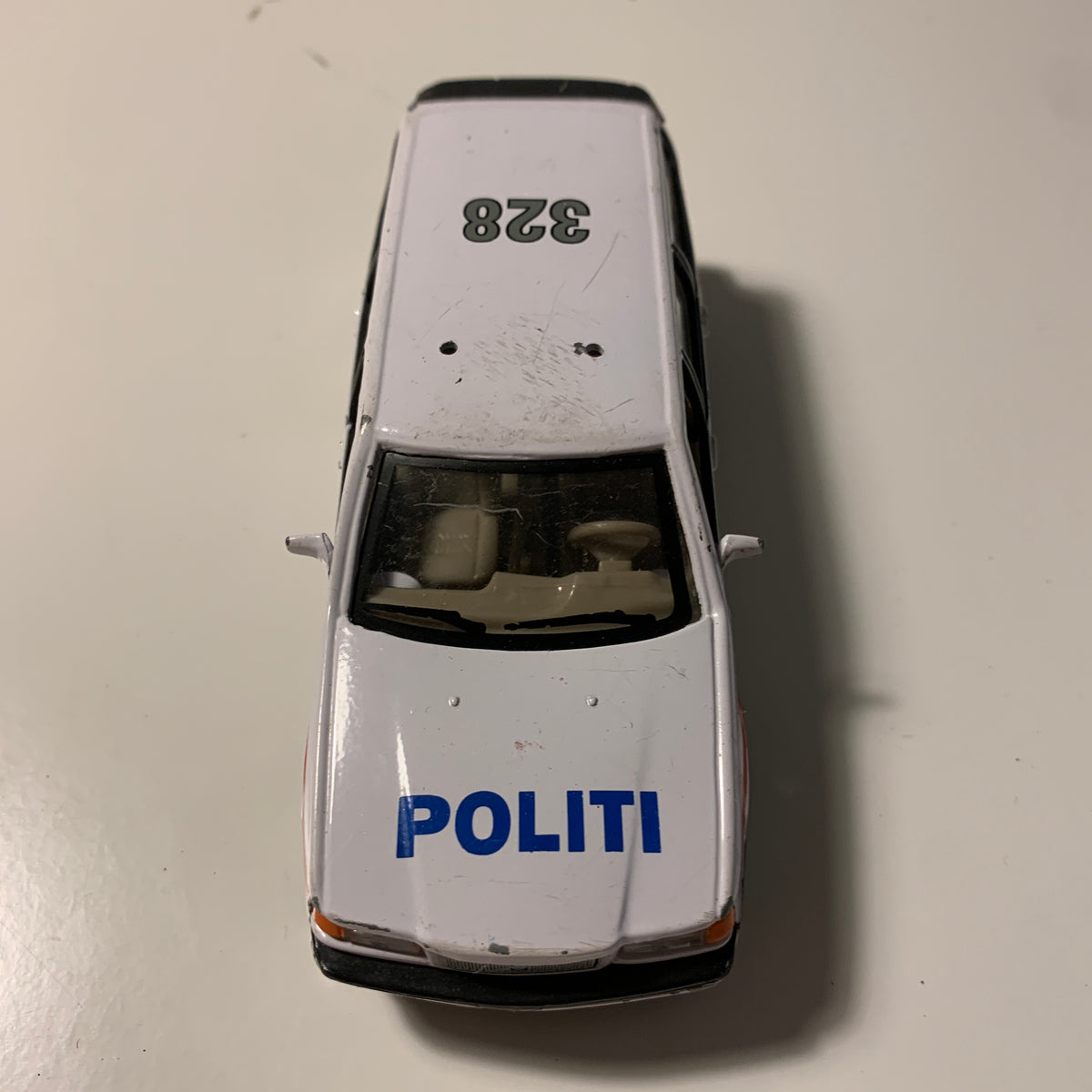 Norsk politibil 328 – modellbil