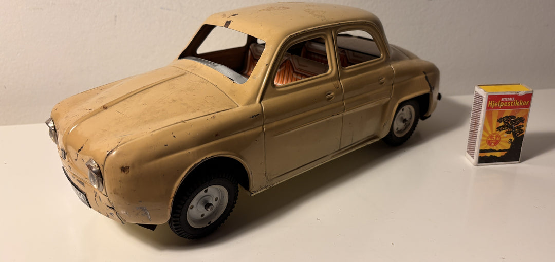 Renault Dauphine – stor blikkbil (vintage)