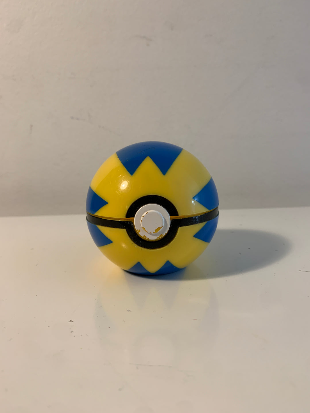 Pokémon - Ekstrem-Pokéball (Blå/Gul mønstret)