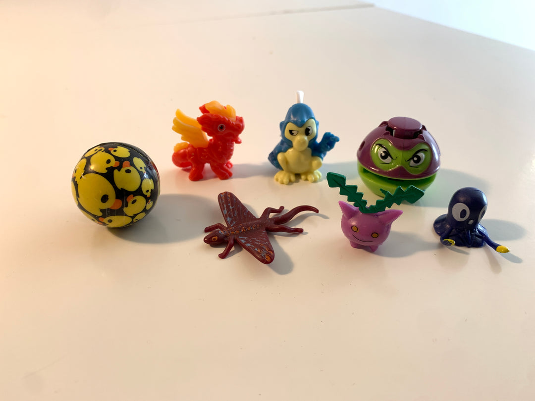 Diverse småfigurer og leker (7 stk.)