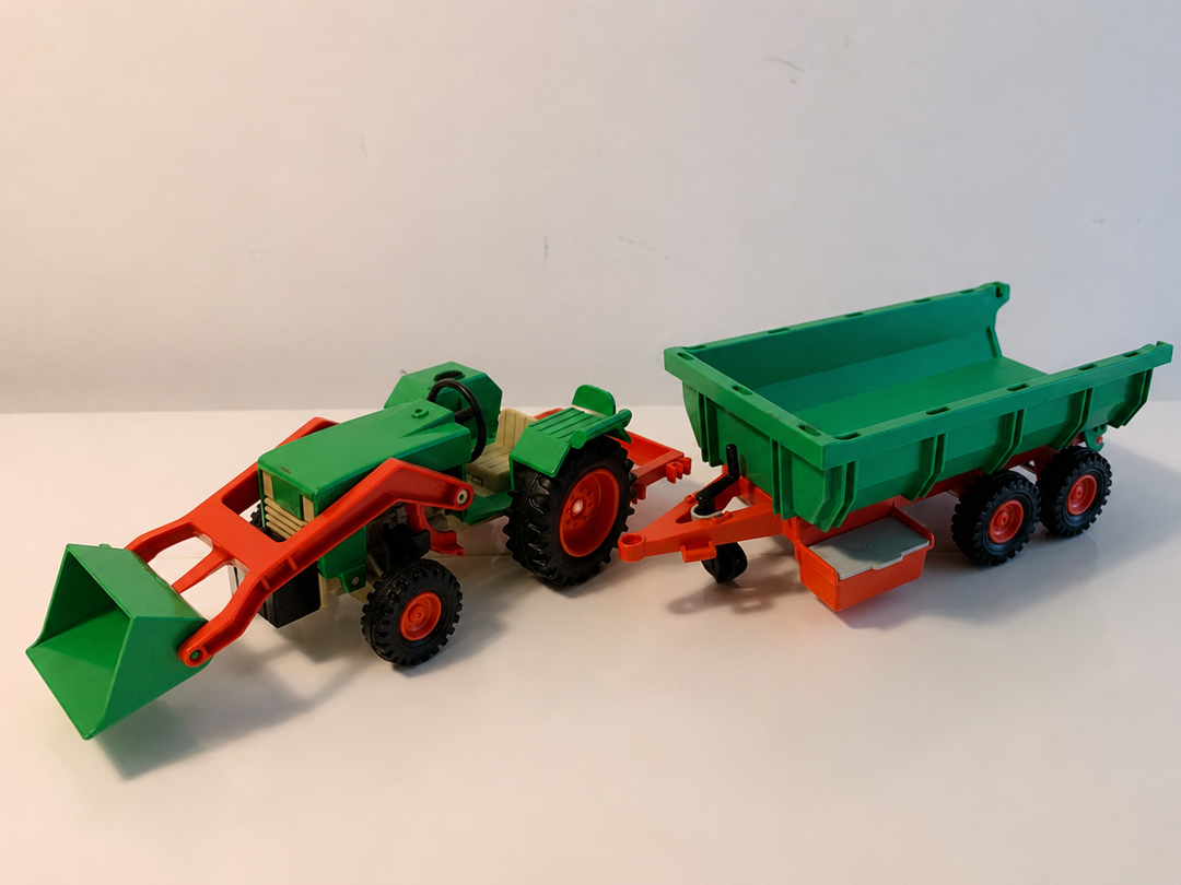 Playmobil leketraktor med tilhenger