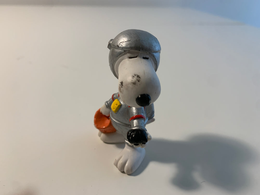 Peanuts - Snoopy som Astronaut i sølvfarget drakt