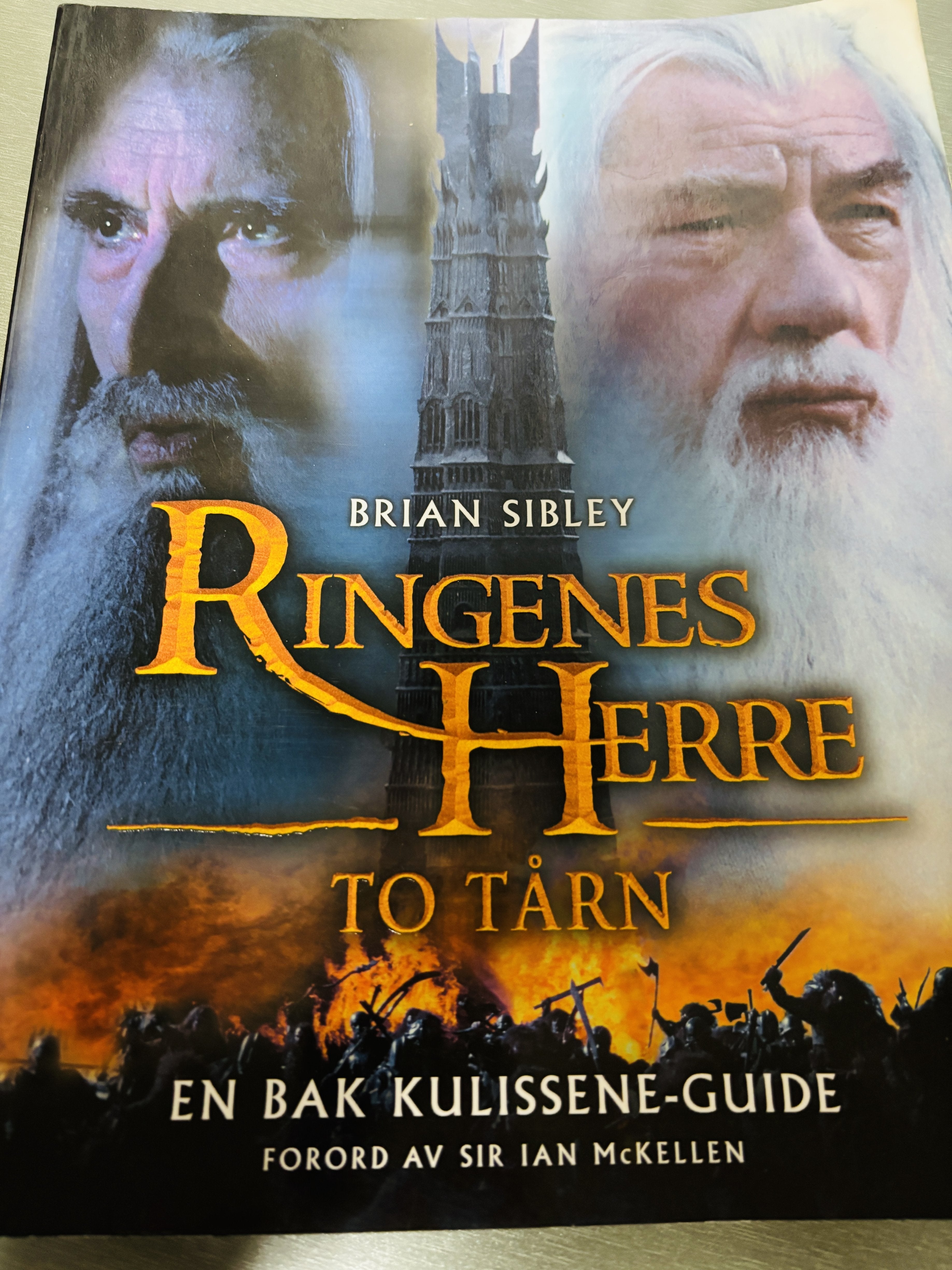 Brian Sibley. 2002. Ringenes Herre: To Tårn - En bak kulissene-guide.