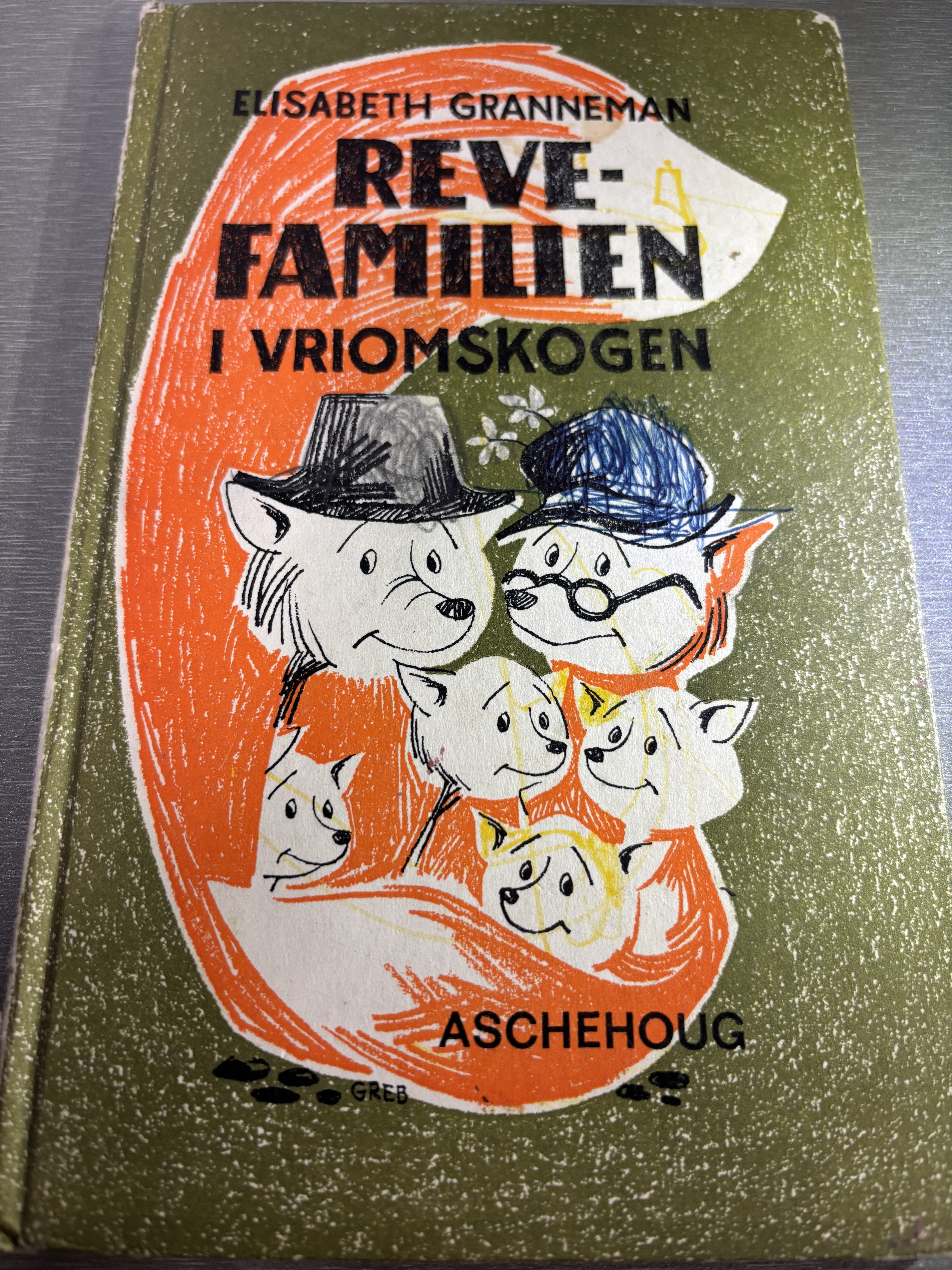 Elisabeth Granneman. 1978. Revefamilien i Vriomskogen.