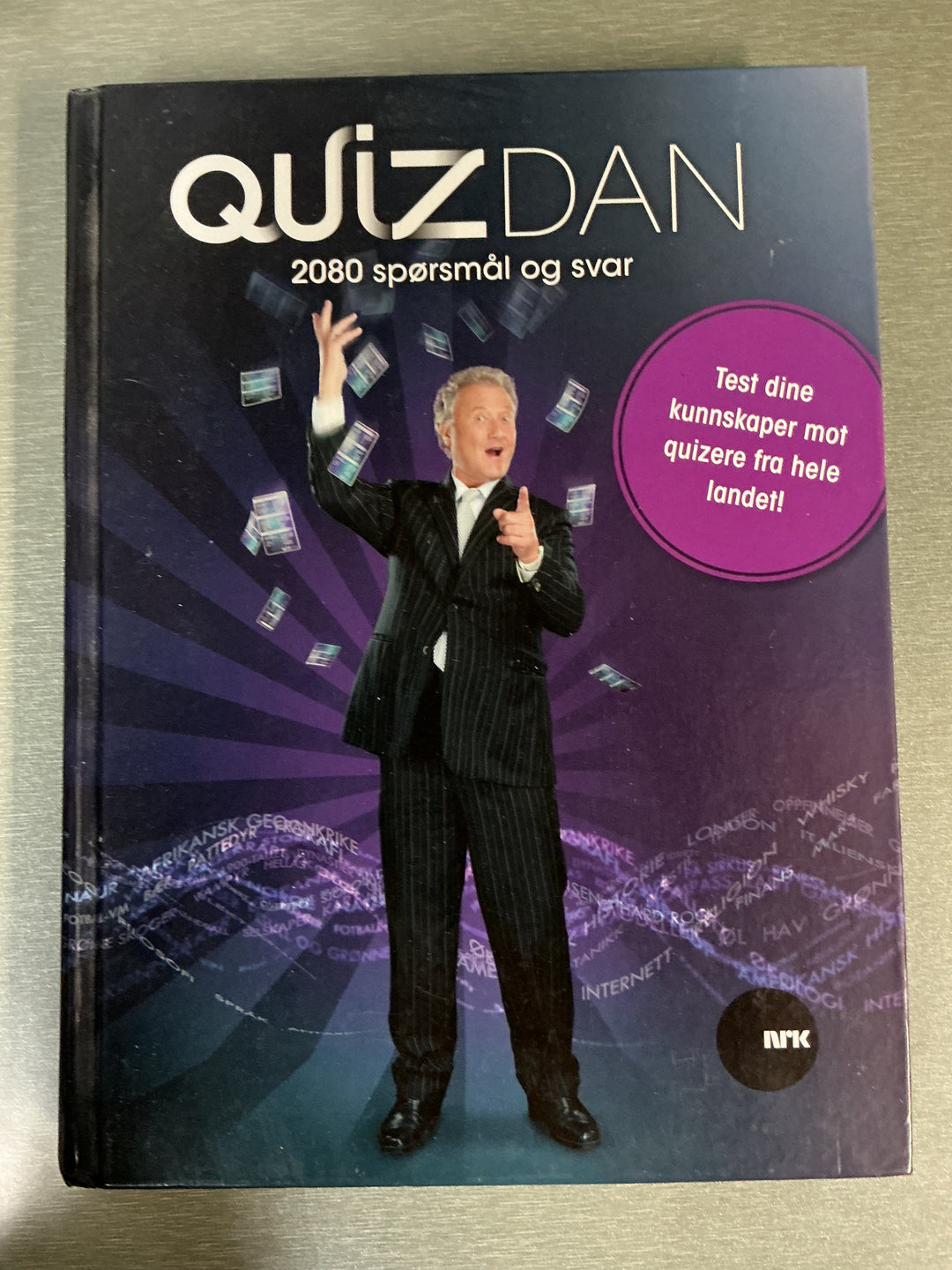 Dan Børge Akerø, QUIZDAN. Bok.