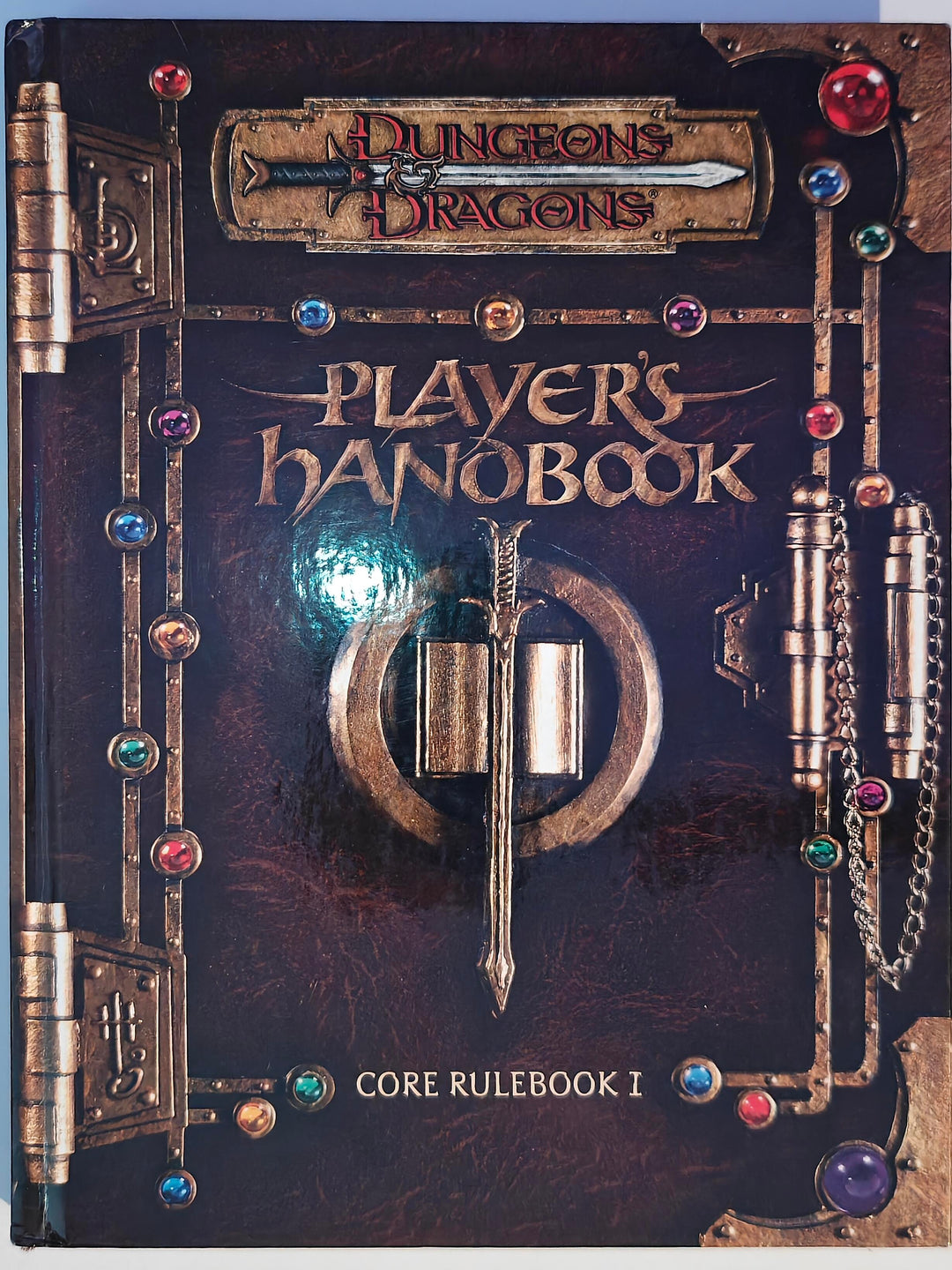Wizards of the Coast. 2003. Player's Handbook (3.5 edition). Bok.