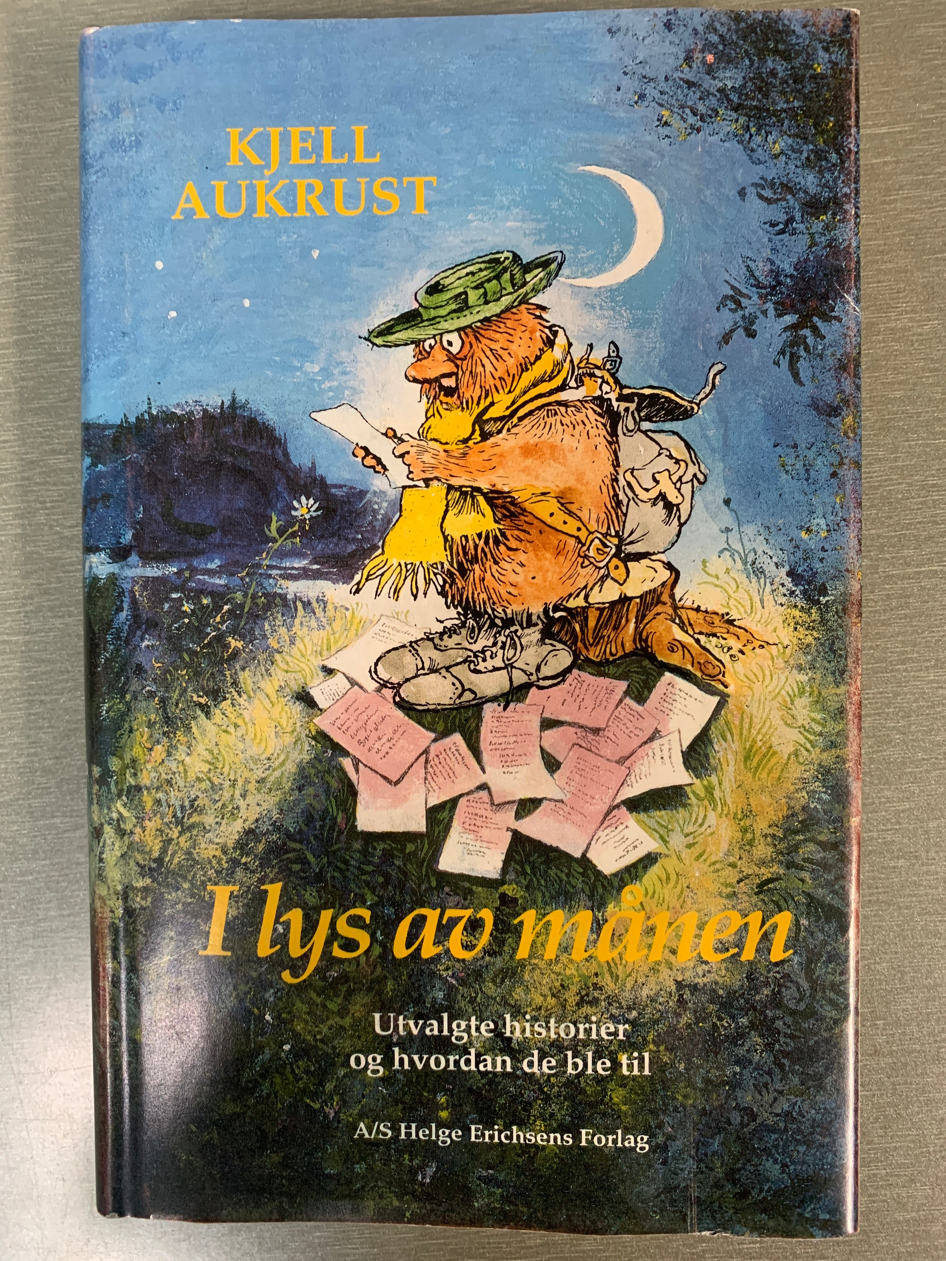 Kjell Aukrust. I lys av månen. Bok.