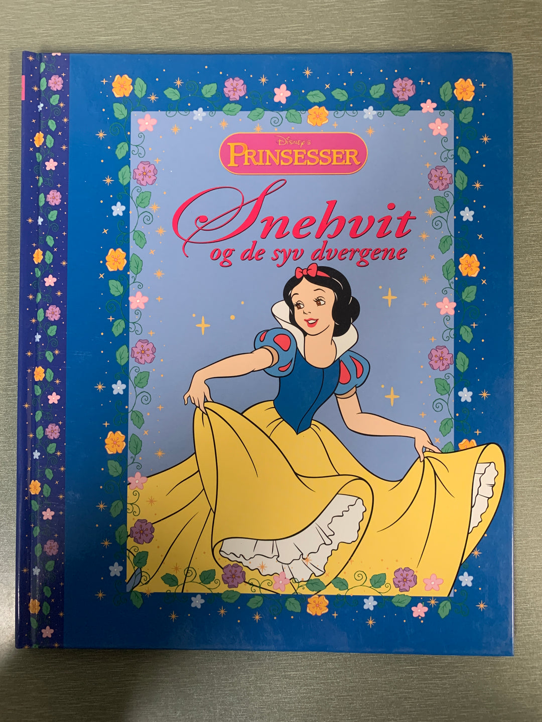 Disney. Prinsesser: Snehvit og de syv dvergene. Bok.