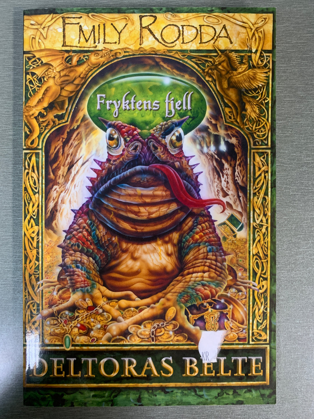 Emily Rodda. Deltoras belte: Fryktens fjell. Bok.