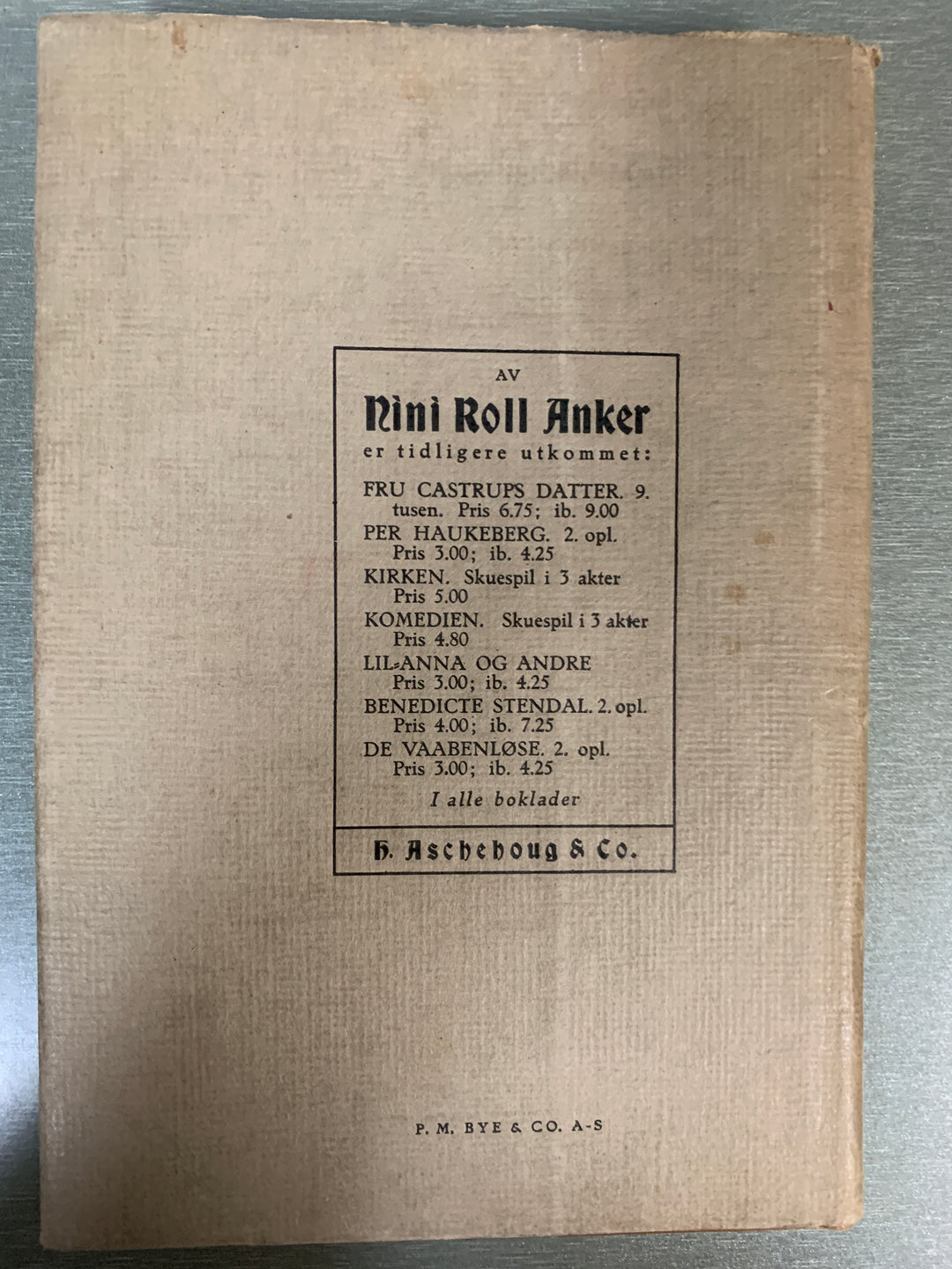 Nini Roll Anker, Huset i Søgaten. Bok.