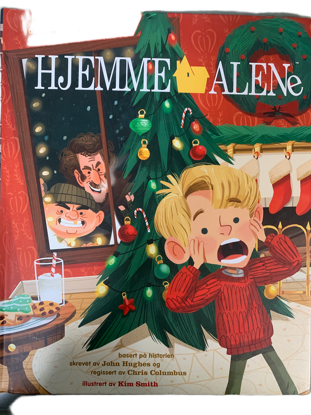 Kim Smith, 2018. Hjemme alene. Bok.
