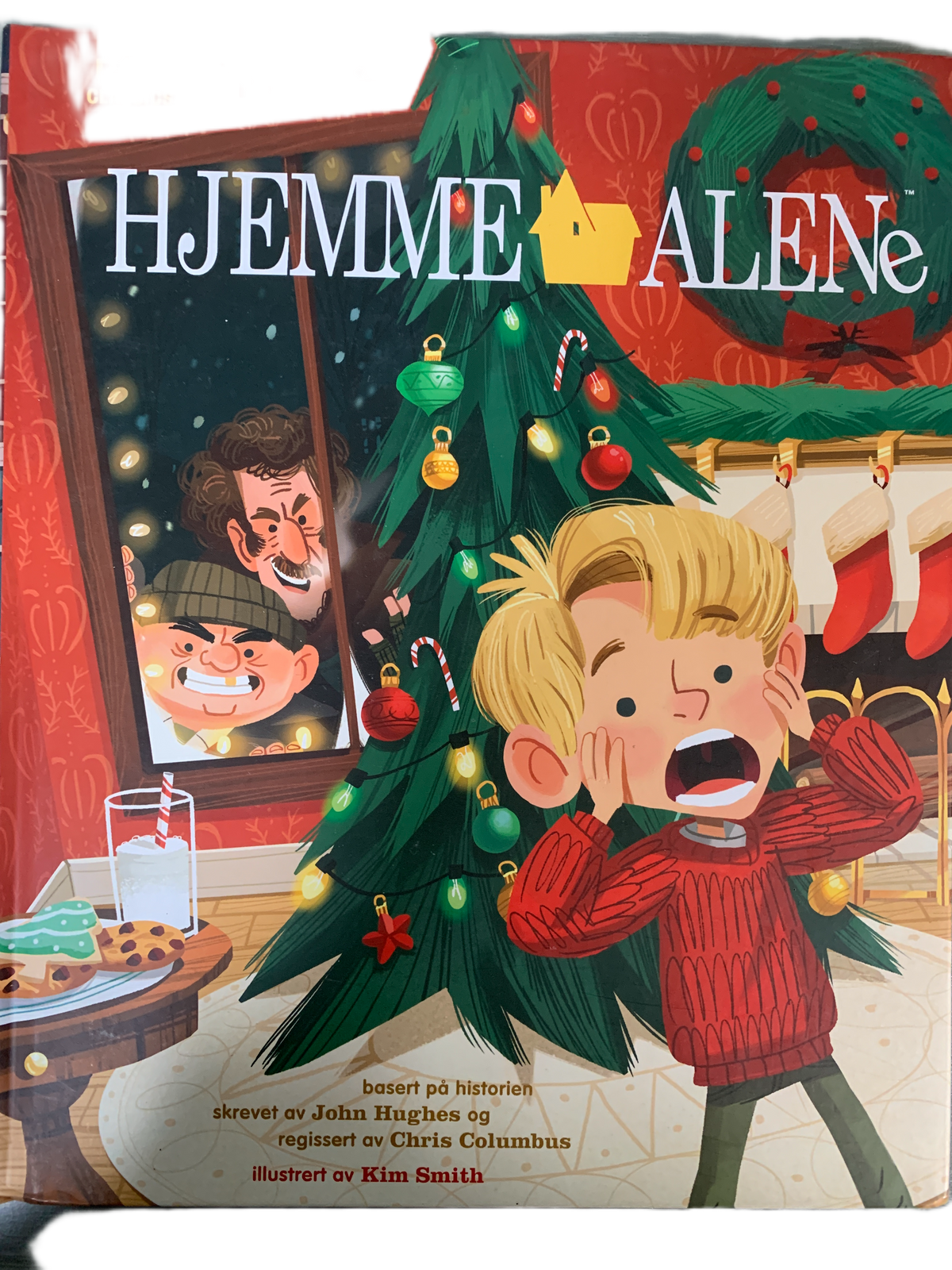Kim Smith, 2018. Hjemme alene. Bok.