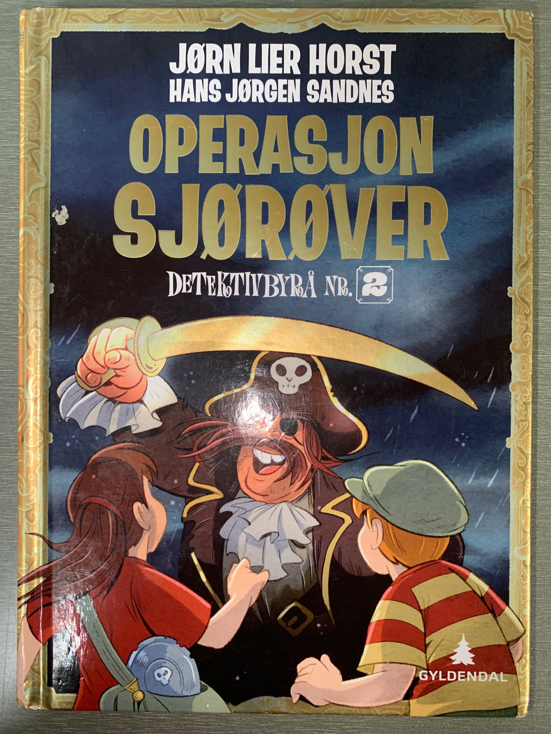 Jørn Lier Horst og Hans Jørgen Sandnes. 2016. Operasjon Sjørøver. Bok.