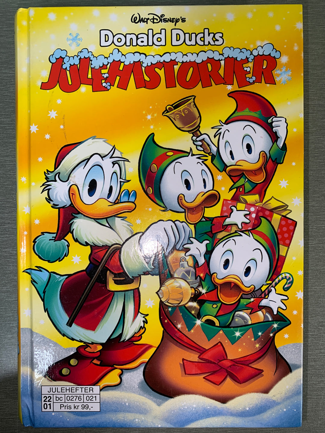 Walt Disney. 2021. Donald Ducks julehistorier. Bok.