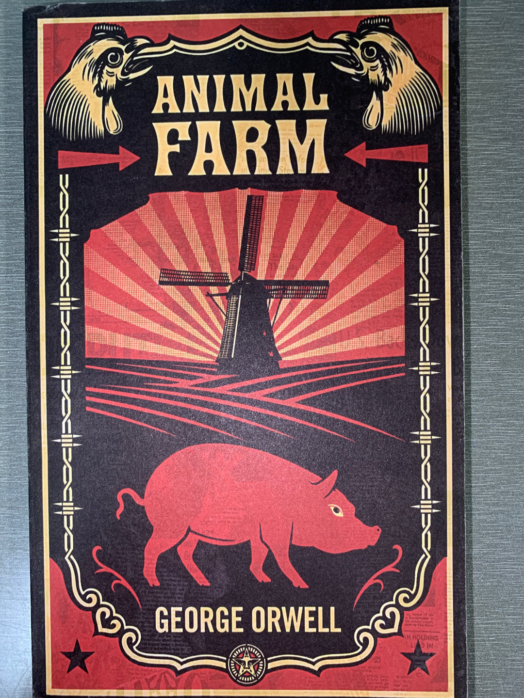 George Orwell. 2013. Animal Farm. Bok.