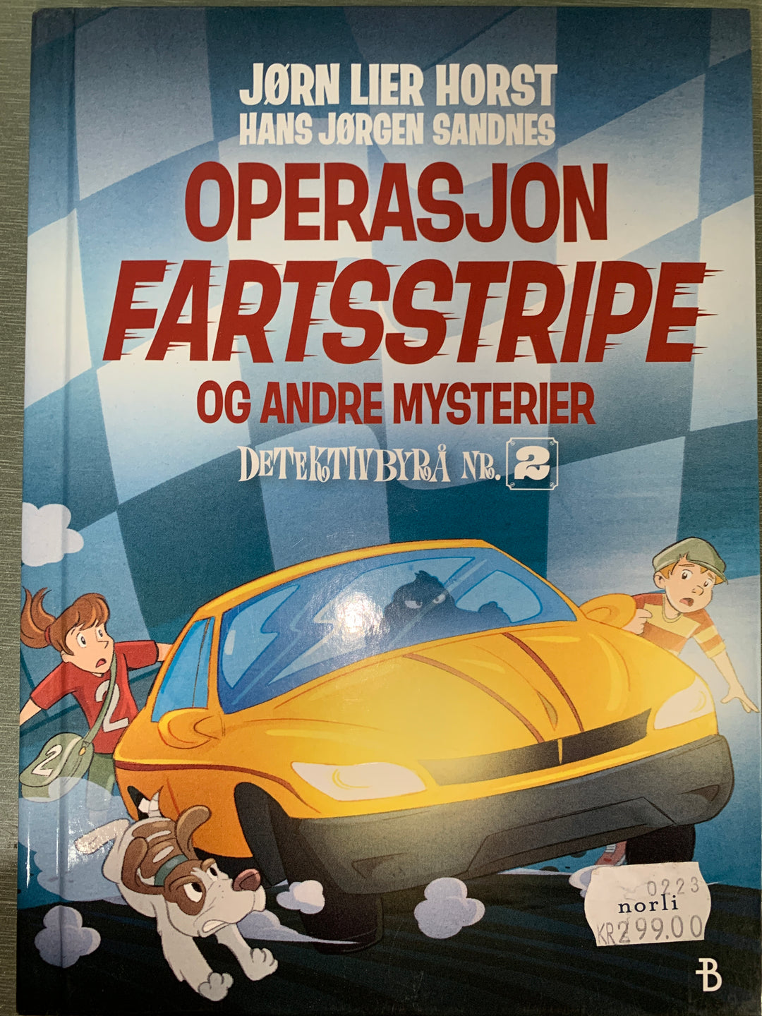 Jørn Lier Horst og Hans Jørgen Sandnes. 2020. Operasjon Fartstripe og andre mysterier. Bok.