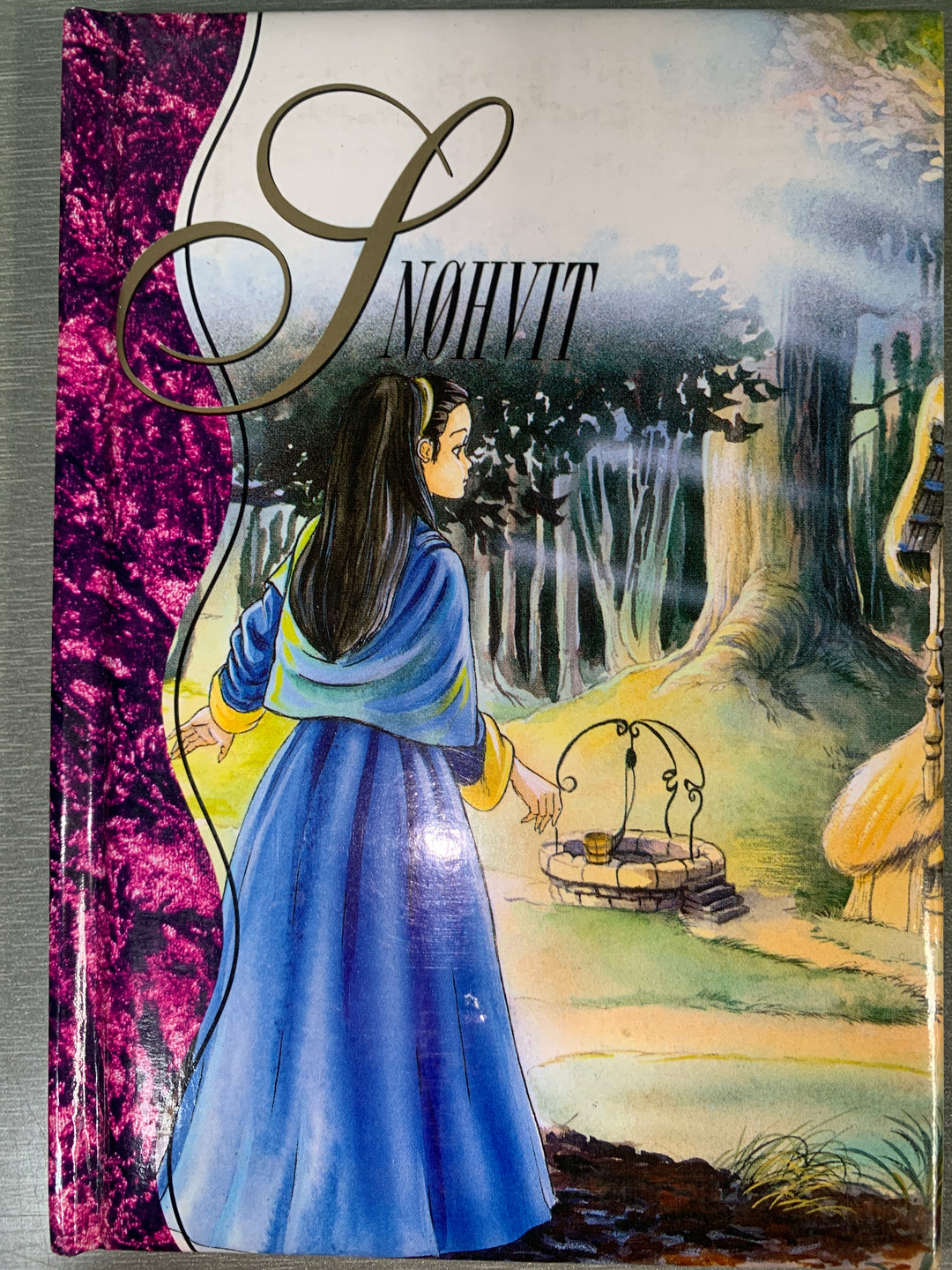 Ukjent (Klassiske Eventyr). ca. 1990-tallet. Snøhvit. Bok.