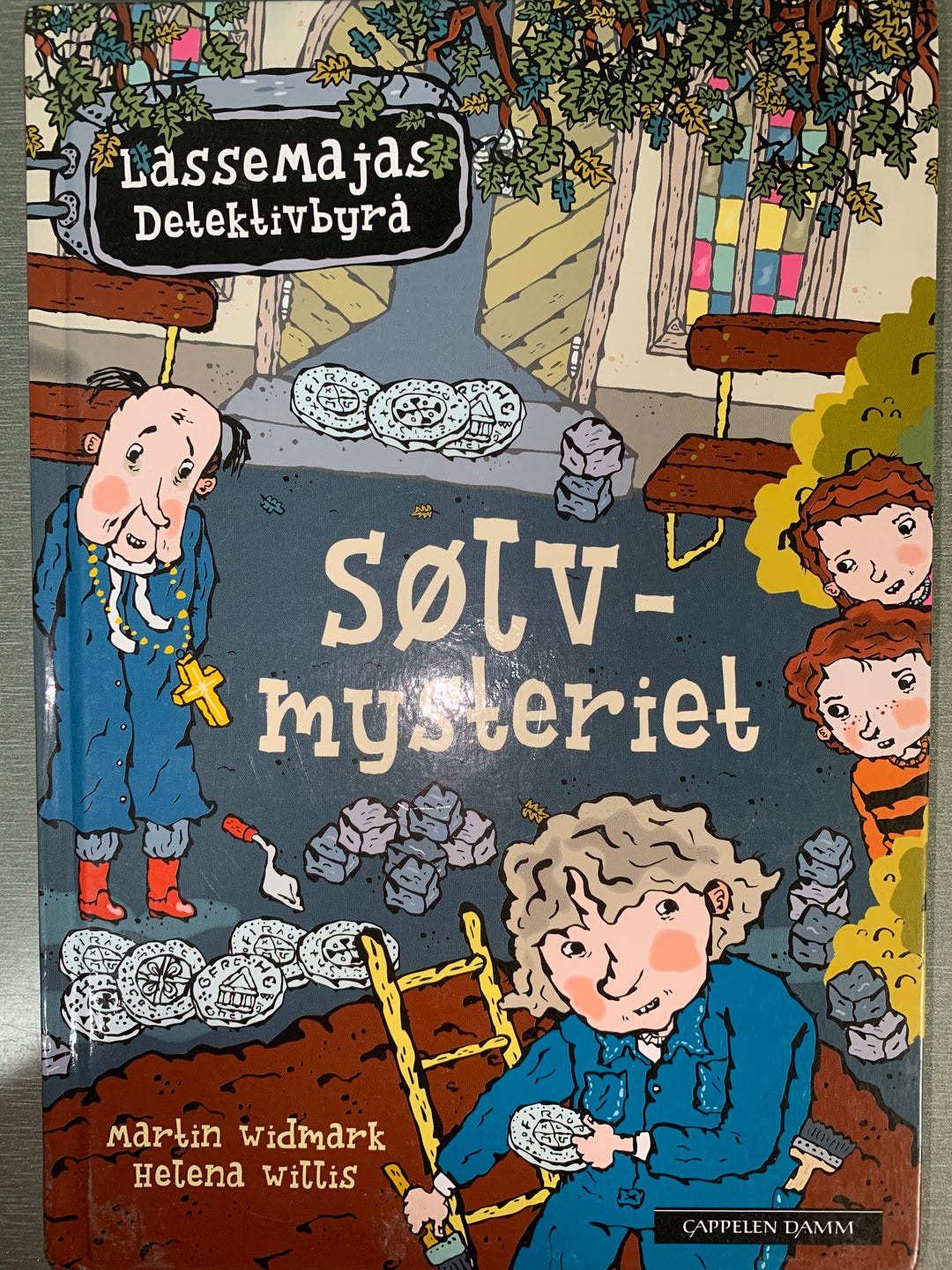 Martin Widmark. 2019. Sølvmysteriet. Bok.