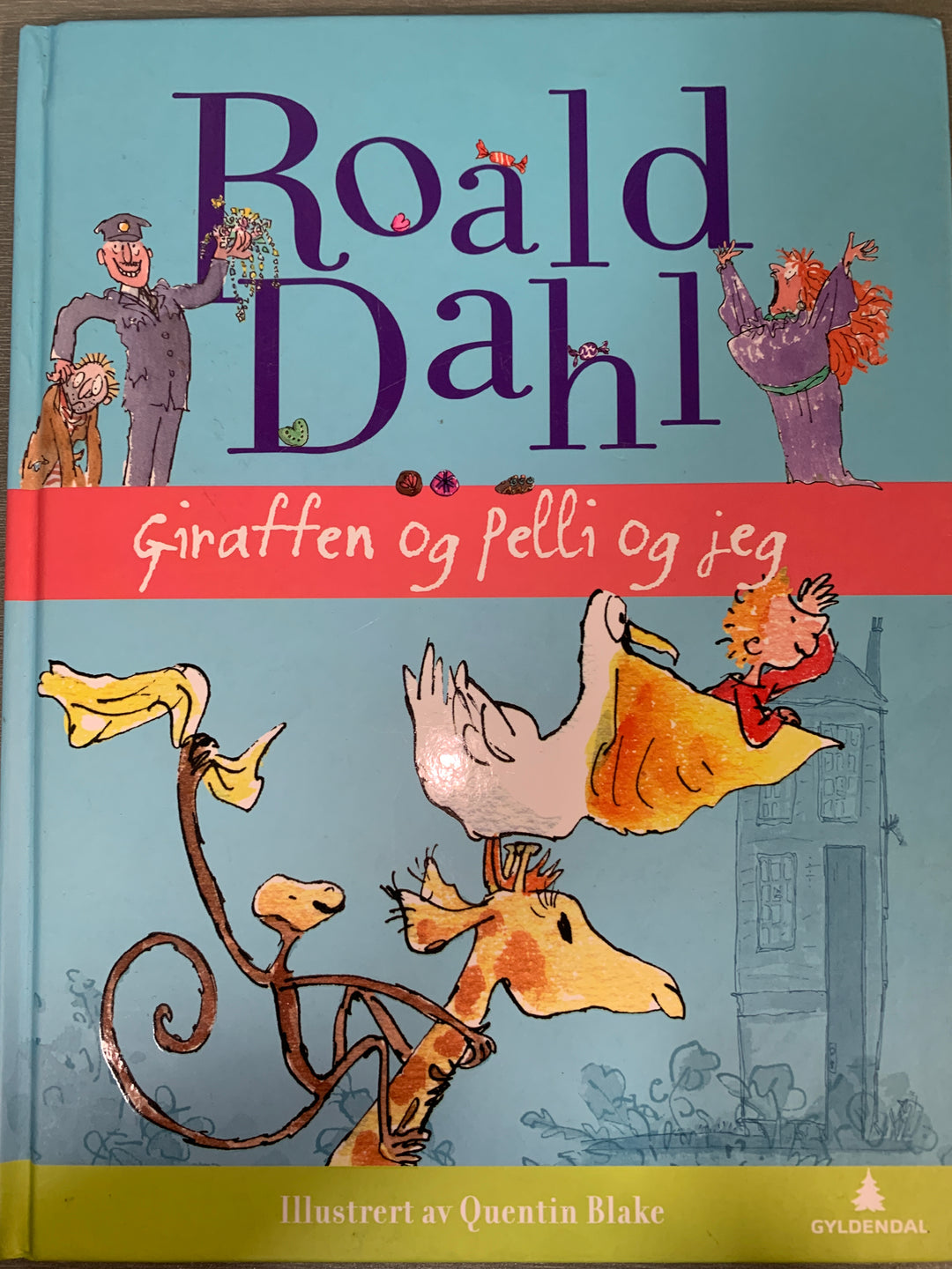Roald Dahl. 1985. Giraffen og Pelli og jeg. Bok.