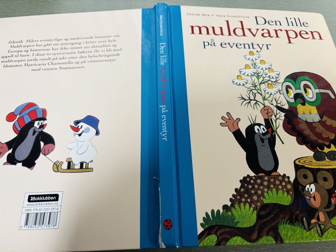 Zdeněk Miler og Hana Doskočilová. 2007. Den lille muldvarpen på eventyr. Bok.