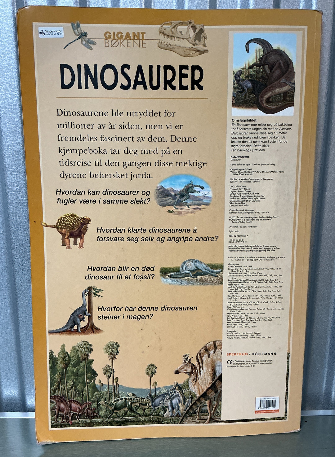2005. Gigantbøkene: Dinosaurer. Bok.