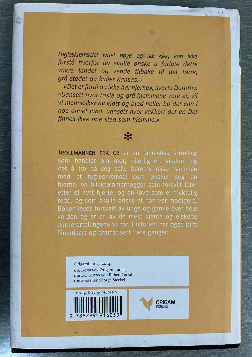 L. Frank Baum. 2014. Trollmannen fra Oz. Bok.