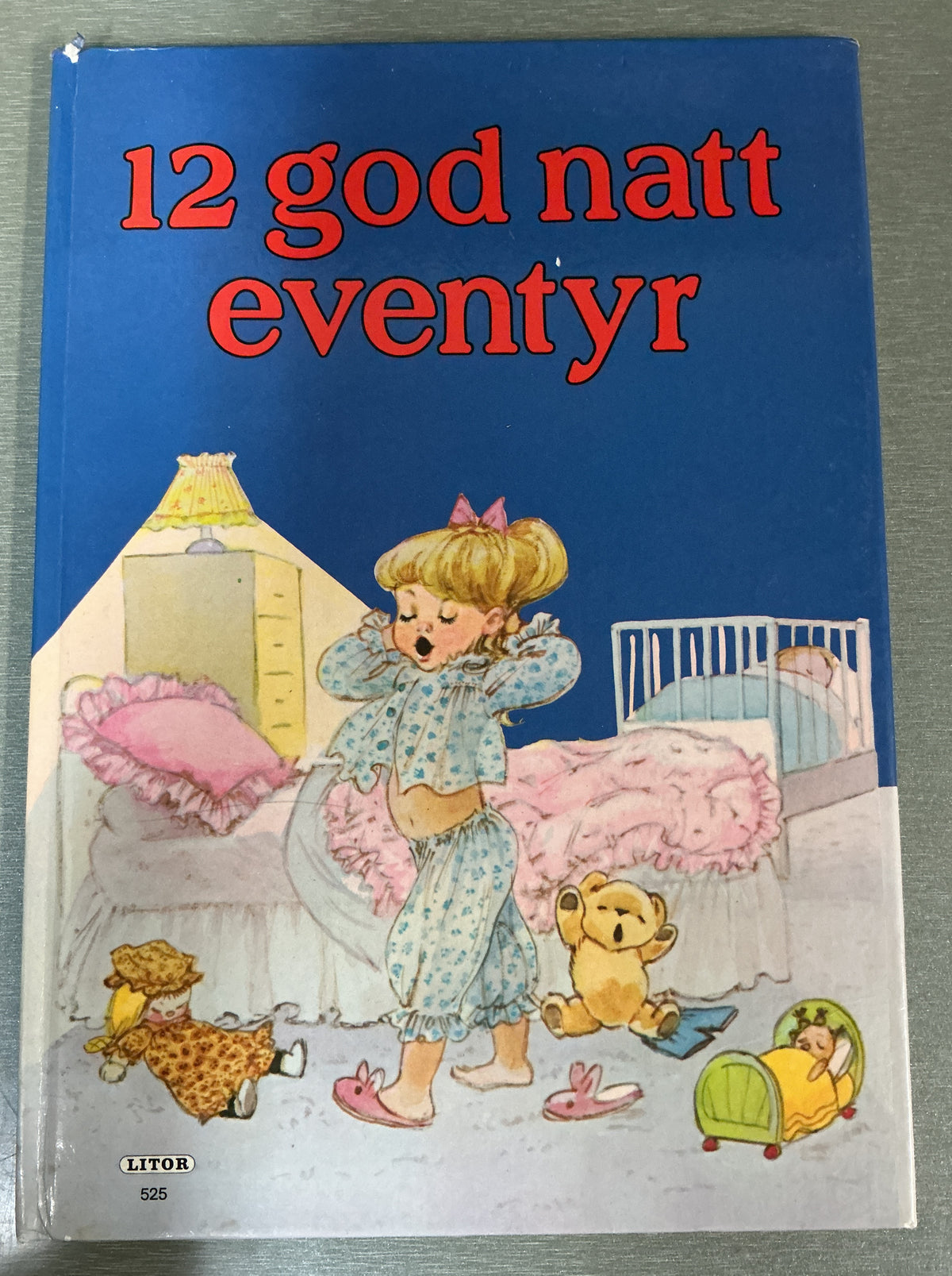1981. 12 god natt eventyr. Bok.