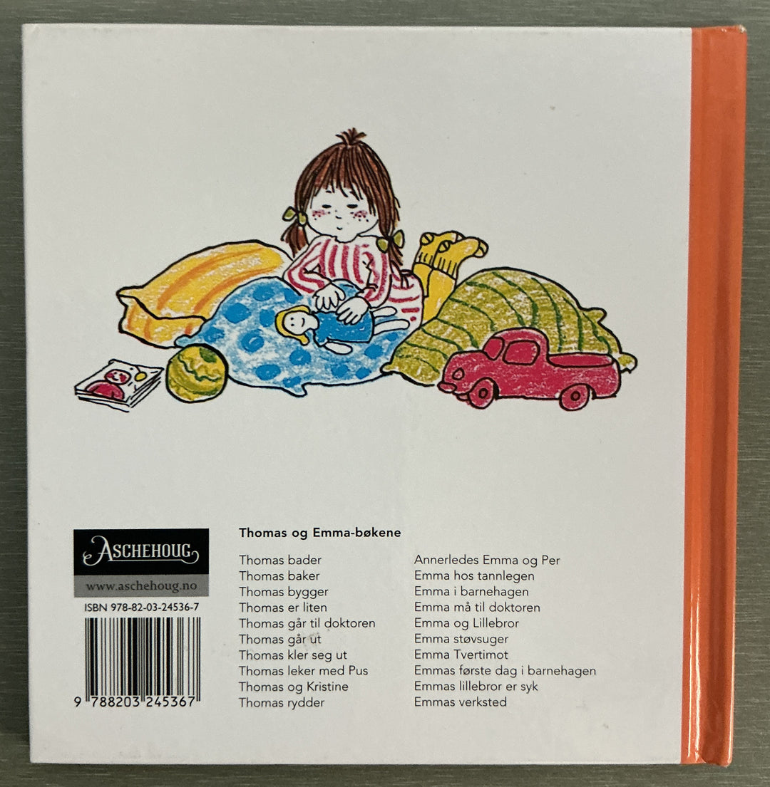 Gunilla Wolde. 2002. Emmas første dag i barnehagen. Bok.