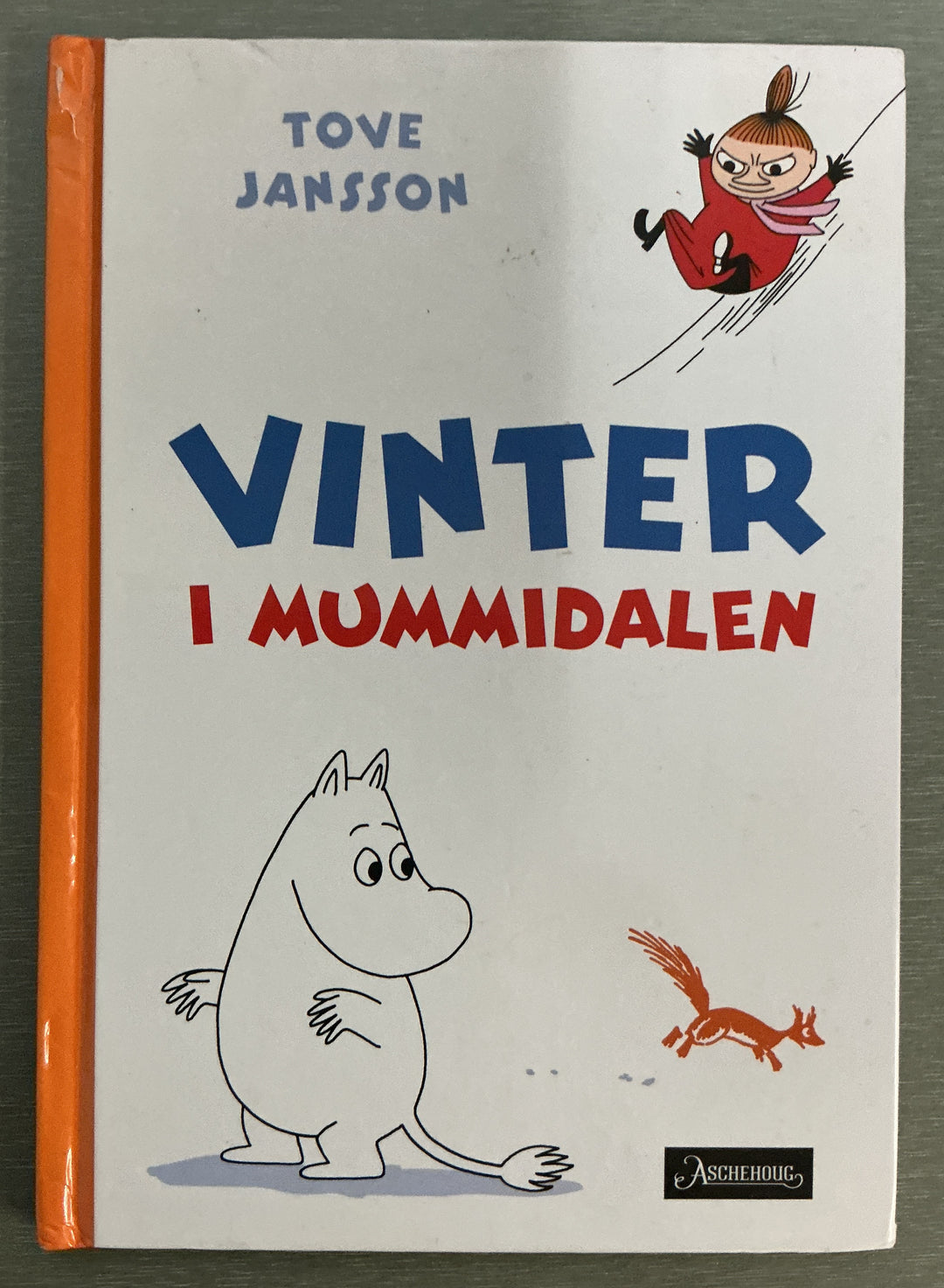 Tove Jansson. 2011. Vinter i Mummidalen. Bok.