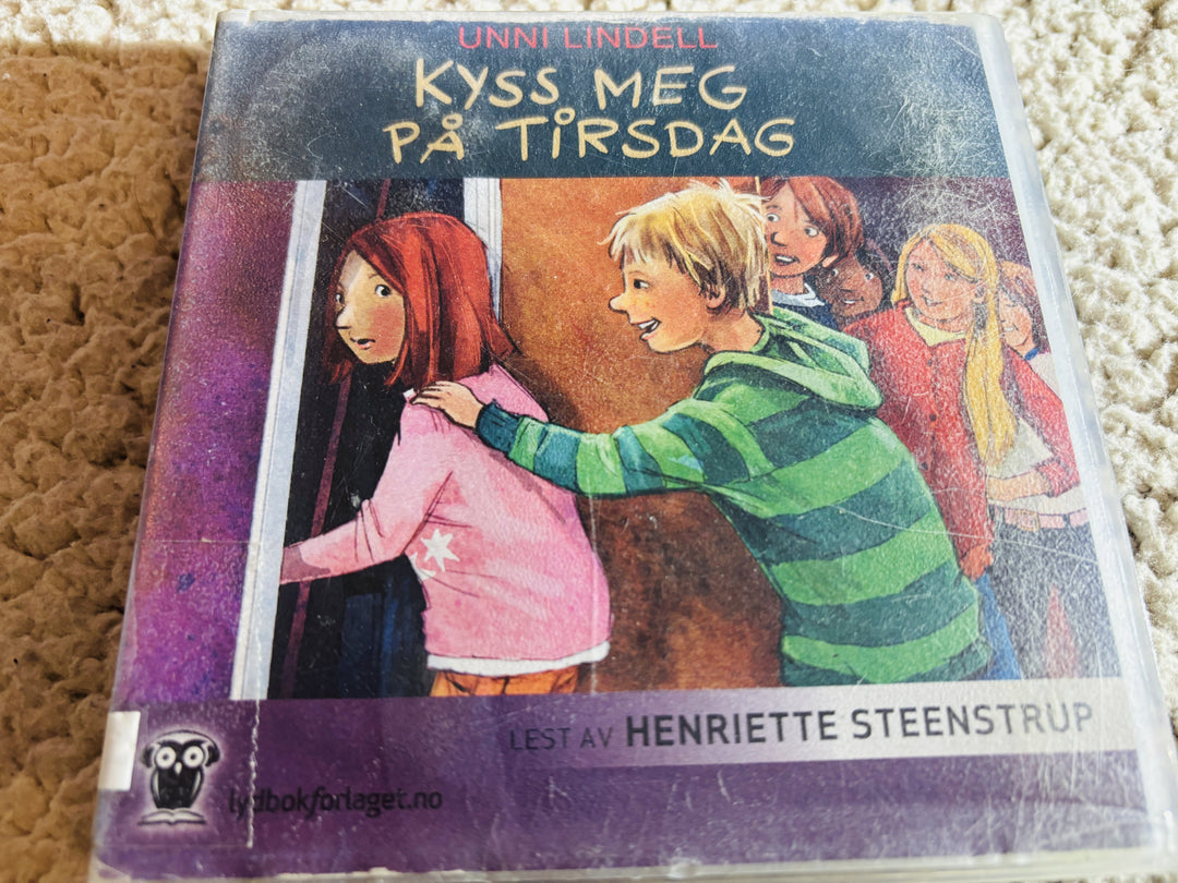 Unni Lindell, 2010, Kyss meg på tirsdag. Lydbok på CD (fra bibliotek, pene disker).