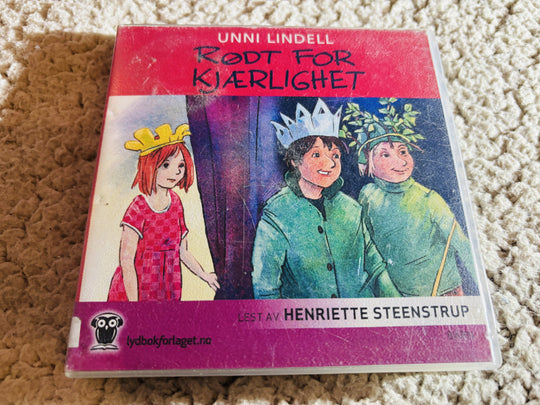 Rødt for kjærlighet, Unni Lindell (2005). Lydbok på CD (fra bibliotek, pene disker).