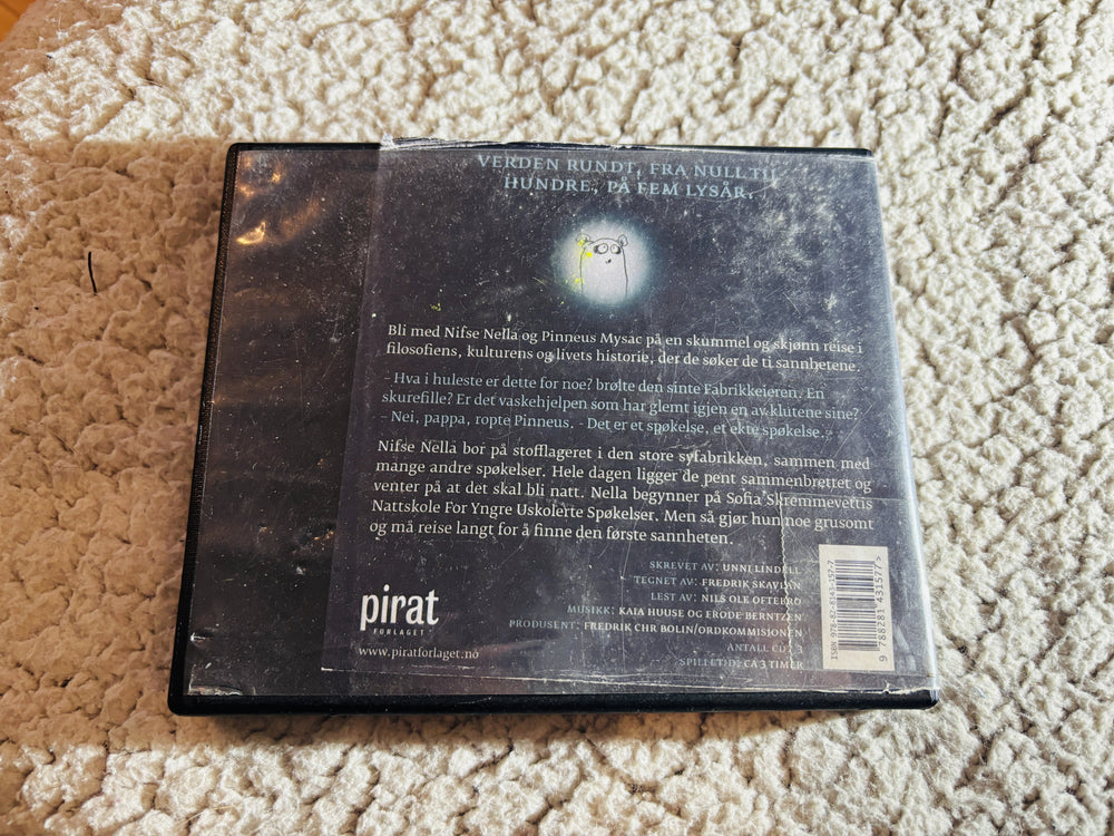 Unni Lindell & Fredrik Skavlan. 2011. Nifse Nella og nattskolen – Den første sannheten. Lydbok på CD (fra bibliotek, pene disker).