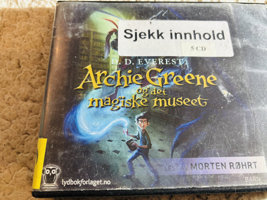 D. D. Everest. 2015. Archie Greene og det magiske museet. Lydbok på CD (fra bibliotek, pene disker).