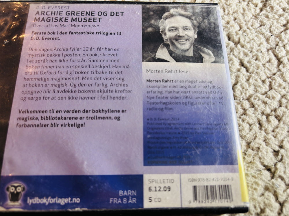 D. D. Everest. 2015. Archie Greene og det magiske museet. Lydbok på CD (fra bibliotek, pene disker).