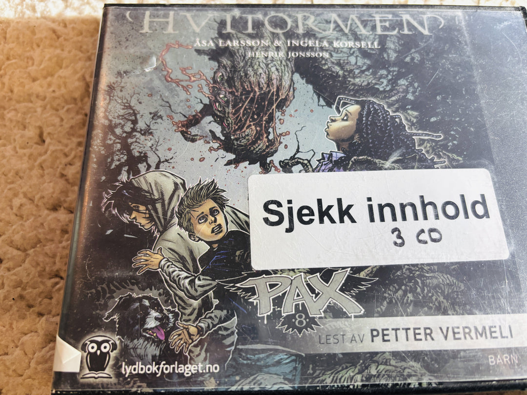 Åsa Larsson & Ingela Korsell. 2017. Pax 8: Hvitormen. Lydbok på CD (fra bibliotek, pene disker).