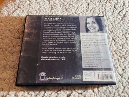 Kristina Ohlsson. 2013. Glassbarna. Lydbok på CD (fra bibliotek, pene disker).