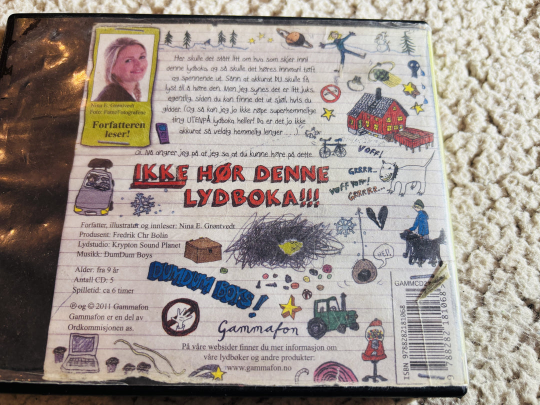Nina E. Grøntvedt. 2013. Hei, det er meg! Lydbok på CD (fra bibliotek, pene disker).
