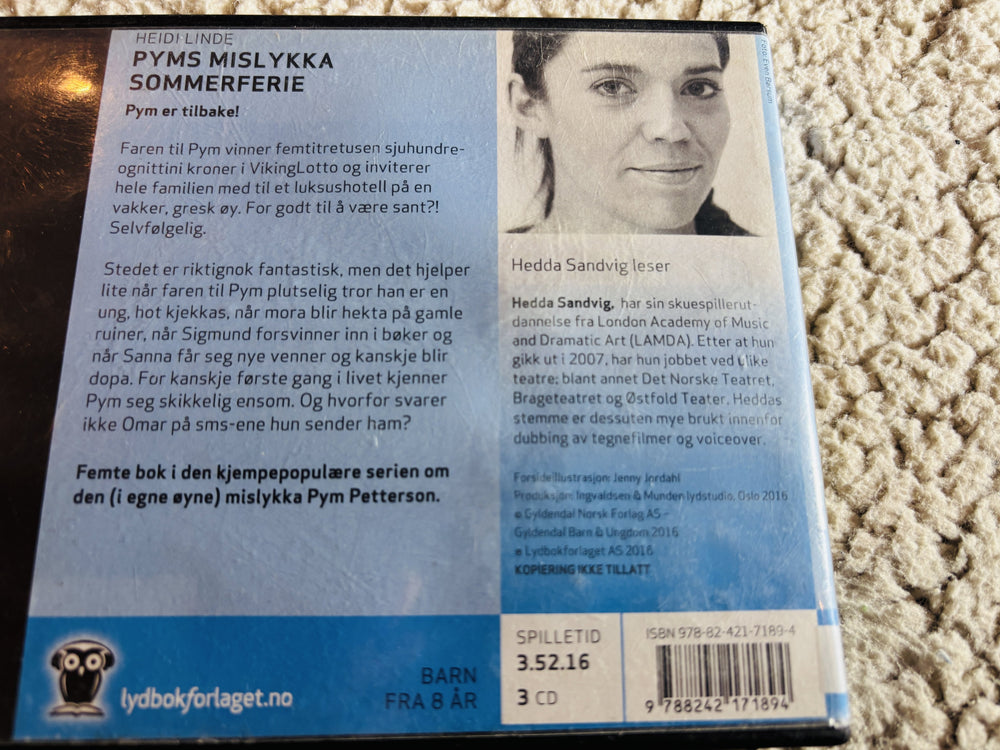 Heidi Linde. 2014. Pym Pettersons mislykka sommerferie. Lydbok på CD (fra bibliotek, pene disker).