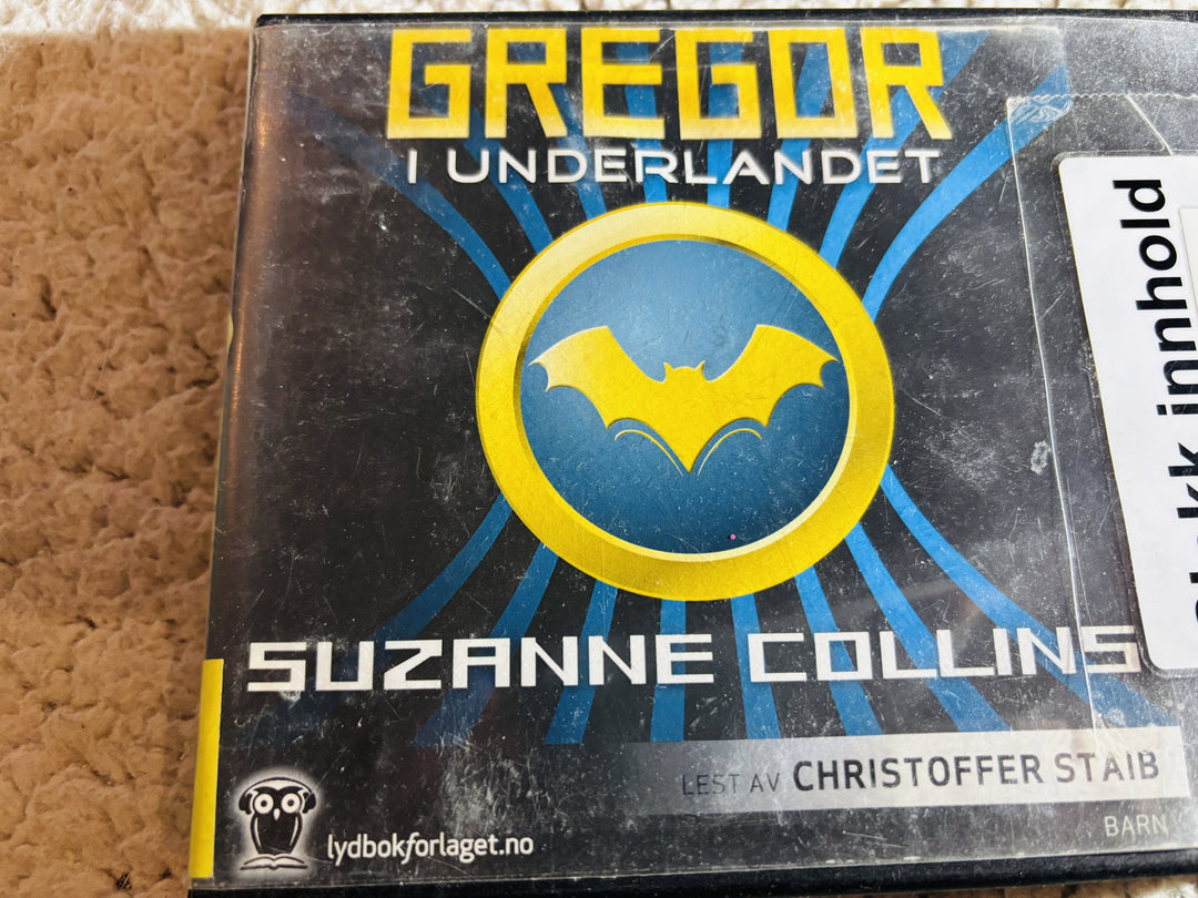 Suzanne Collins, 2013, Gregor i Underlandet. Lydbok på CD (fra bibliotek, pene disker).
