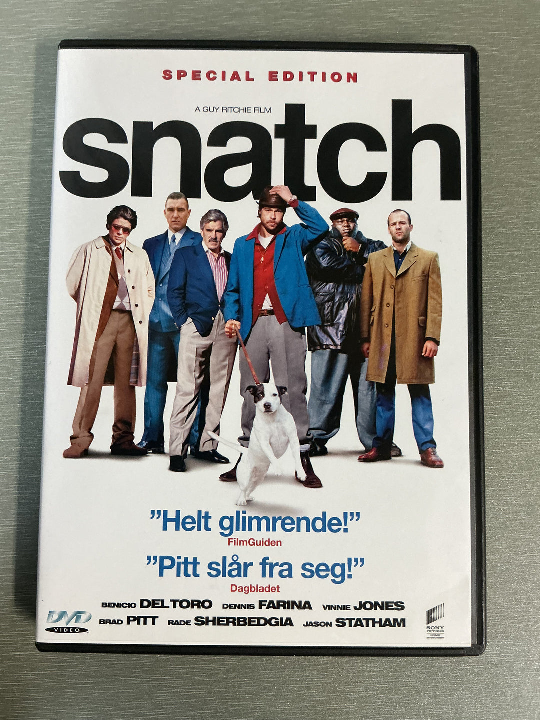Snatch (2000). DVD.