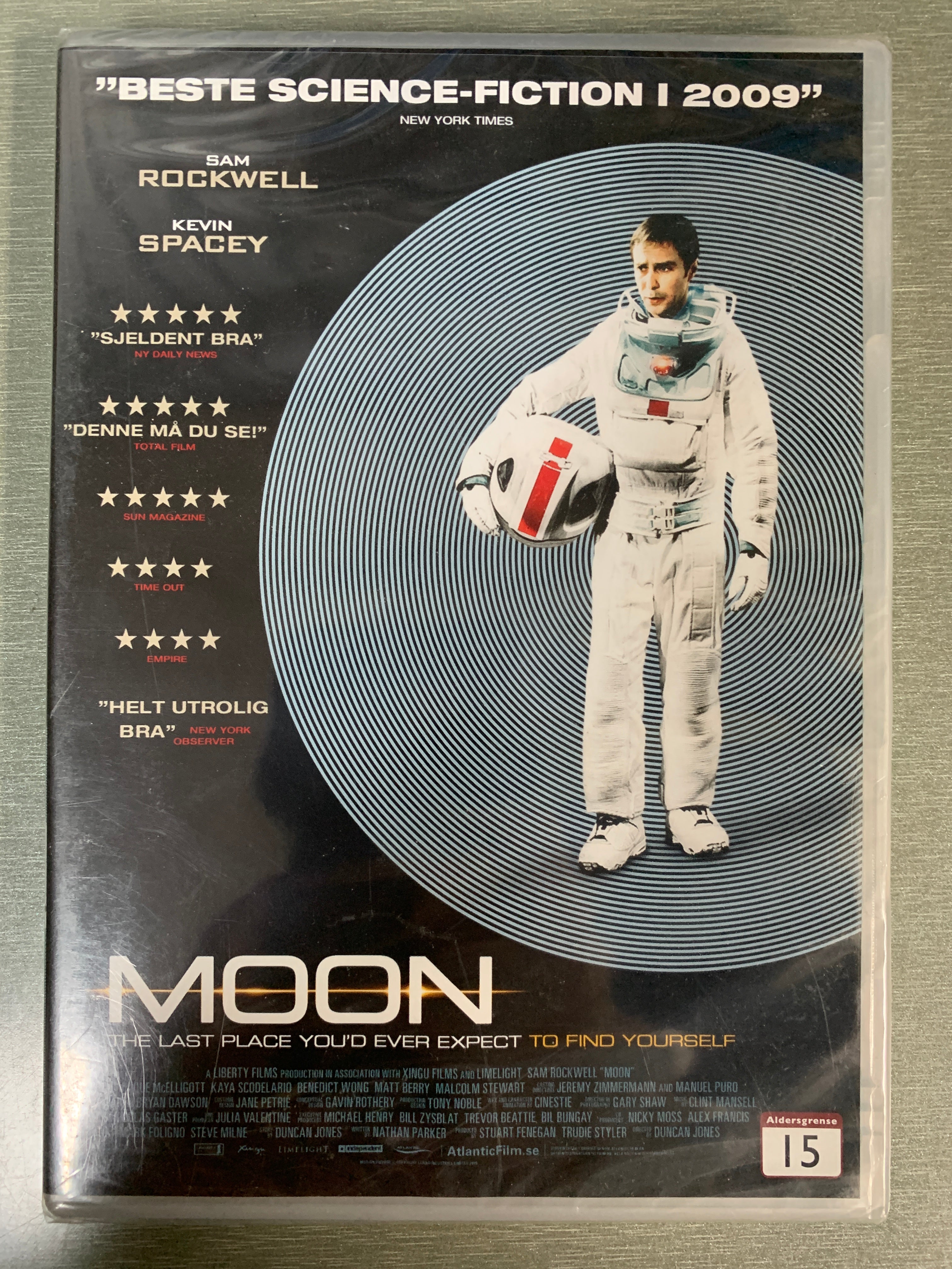 Moon (2009). DVD.