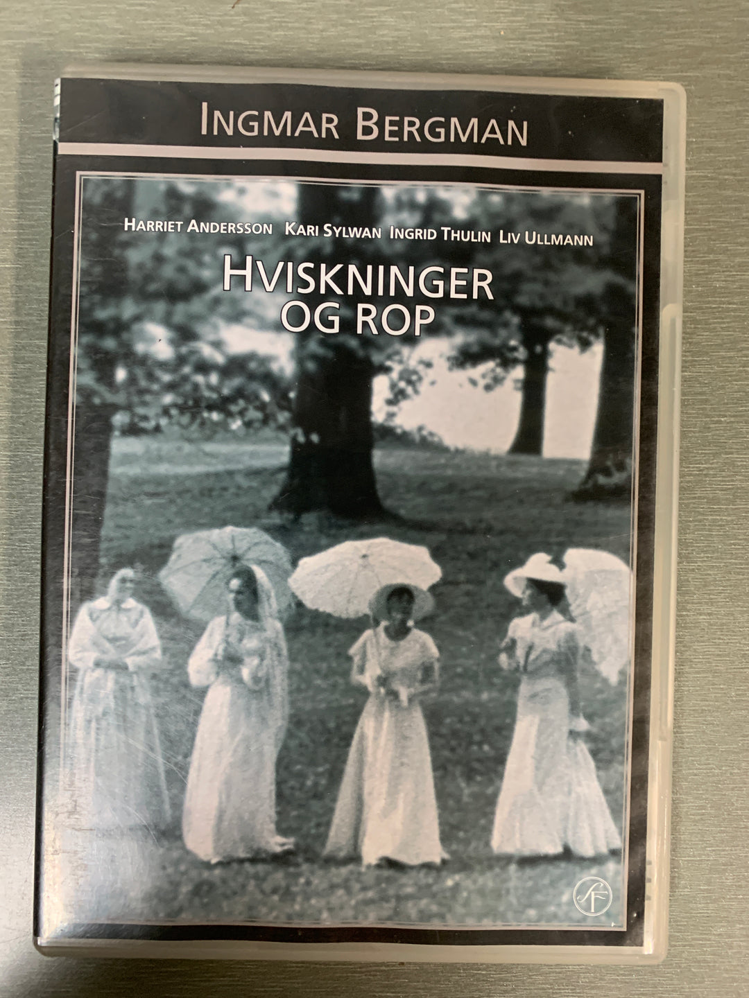 Hviskninger og rop. DVD.